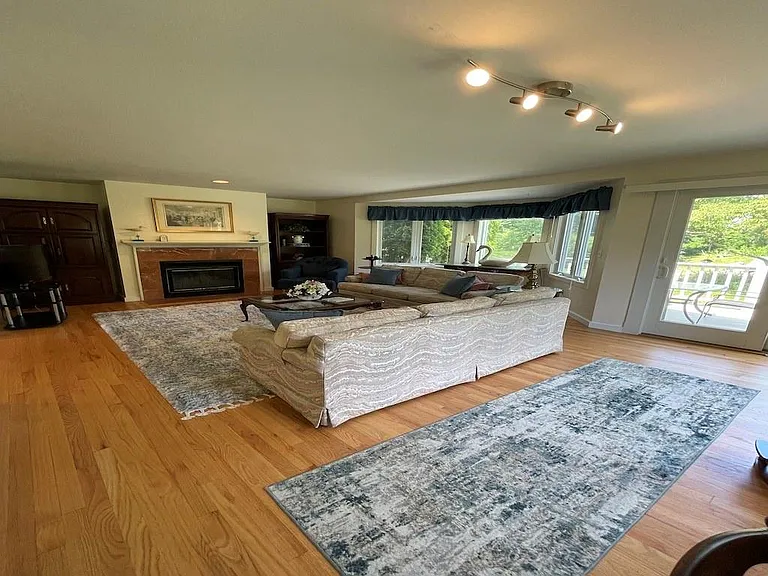15 Hammersmith Rd #33 — Photo 5