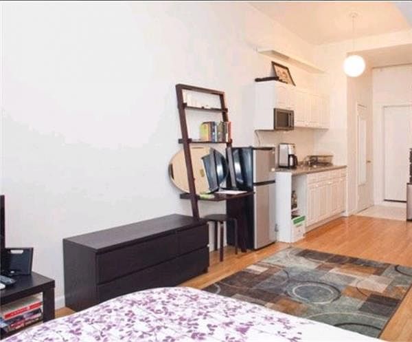 2nd image of 355 W 41st St APT 5FW
