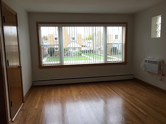 4th image of 5870 N Elston Ave