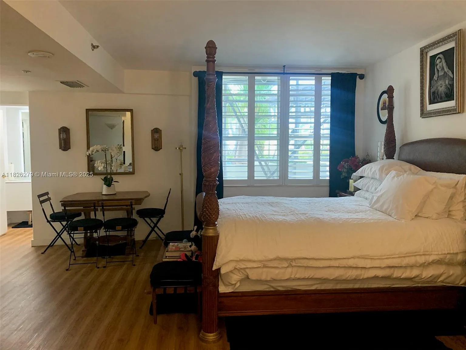 The Decoplage Condo — Photo 3