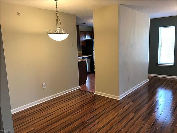 5th image of 240 Fox Hollow Dr APT 108