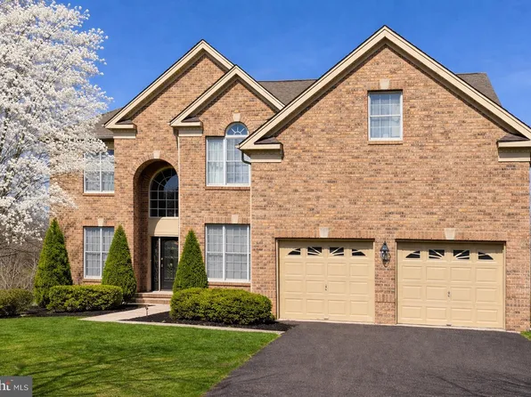 2479 Wheatfield Ln, Furlong, PA 18925