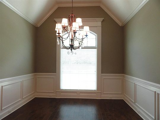 5th image of 402 Taylor Elaine Dr