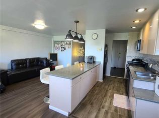 18-70 211th St APT 4G, Queens, NY 11360