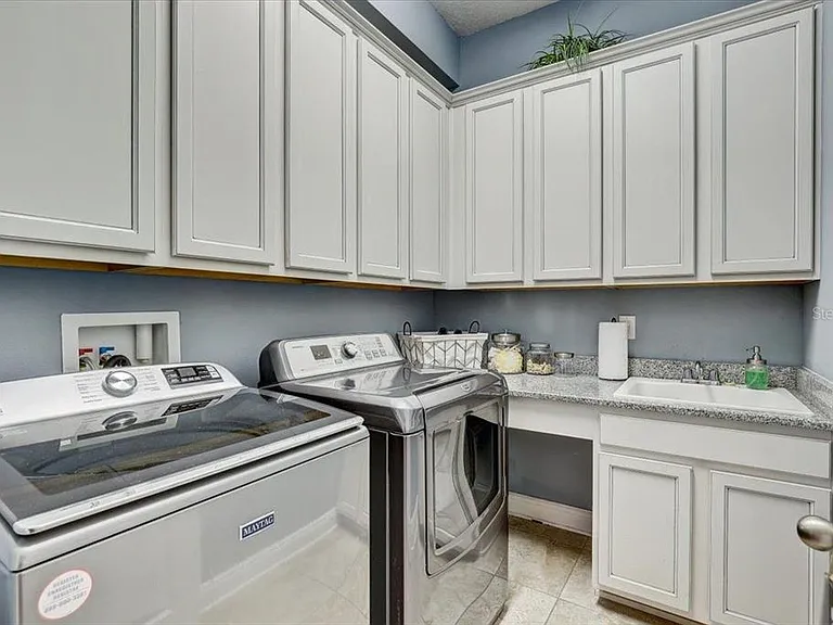 7209 Meeting House Ln — Photo 33