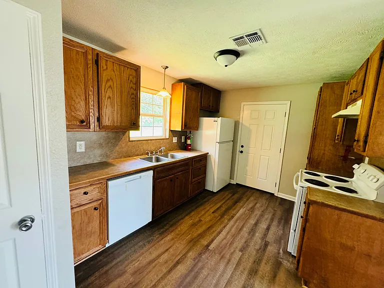 105 Greene Ln #115G — Photo 5