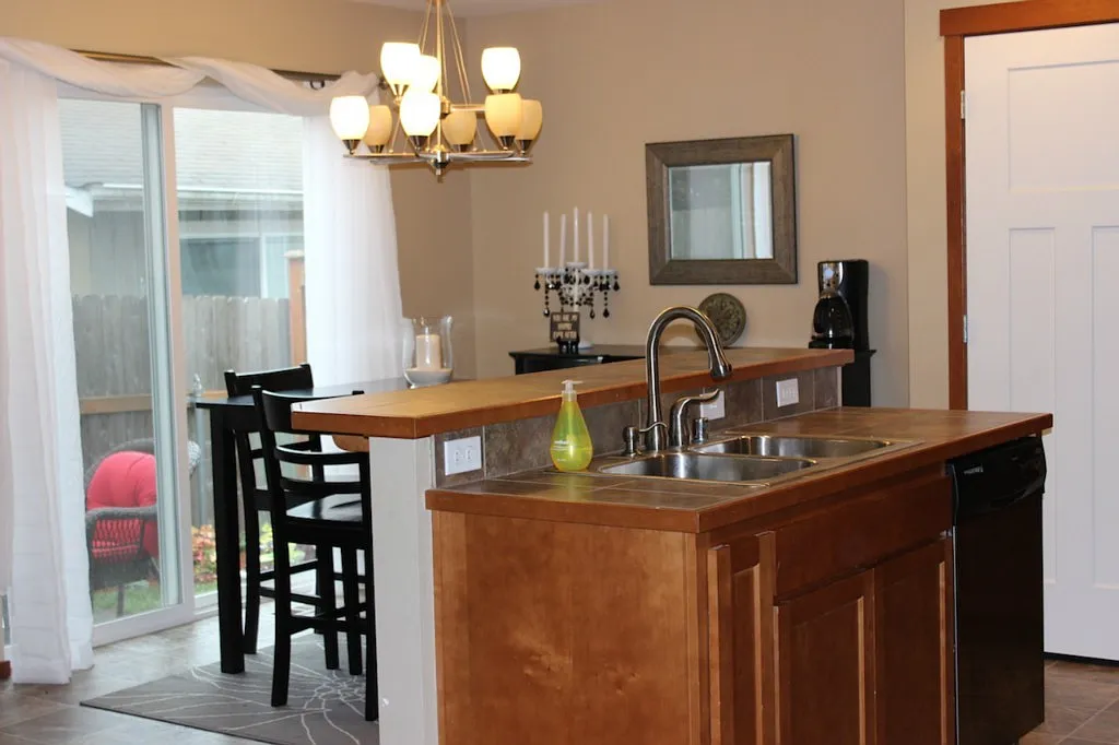 3 bed, 1450 sqft, $2,800 — Photo 4