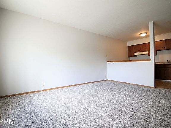 2nd image of 3833 Cuming St