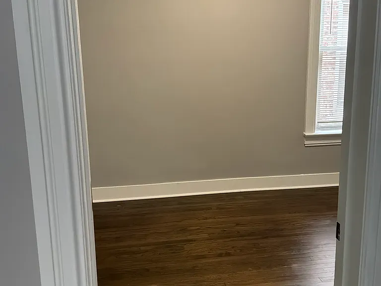 7225 S Champlain Ave — Photo 3