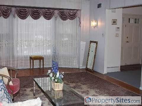 5th image of 41 Buttonwood Dr