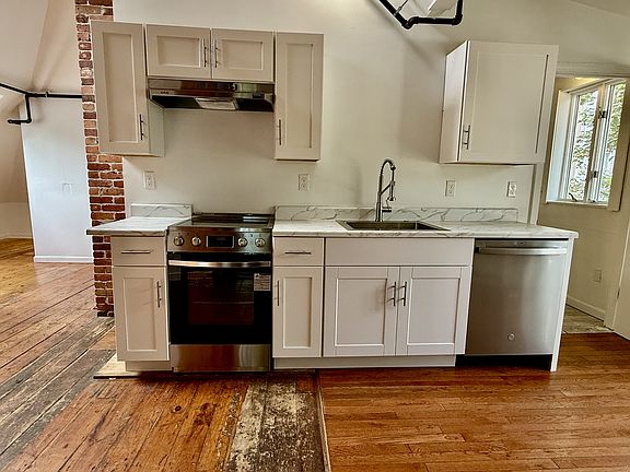 3rd image of 124 Sherman St #3