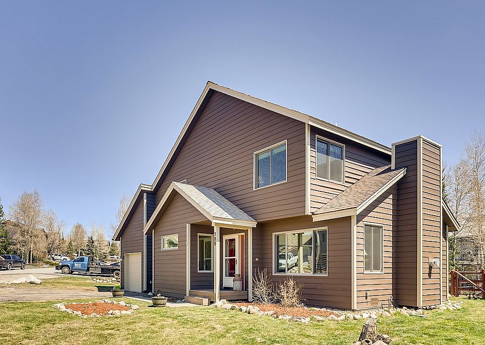 Welcome to 580 W Coyote Dr.