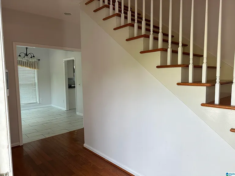 1715 Columbiana Ln — Photo 21