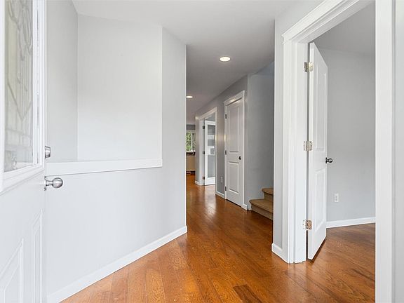 4th image of 976 Wild Blossom Ct