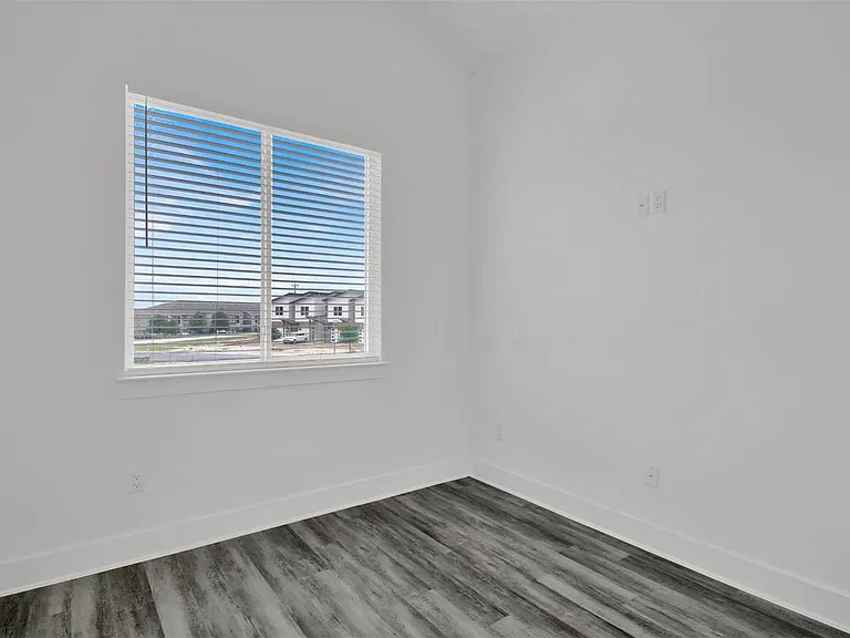 21200 Portsmouth Cv #3 — Photo 21