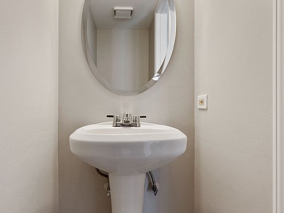 5th image of 187 Half Moon Cir