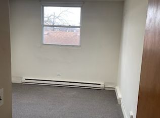 477 1/2 S Spring Rd APT 5, Elmhurst, IL 60126