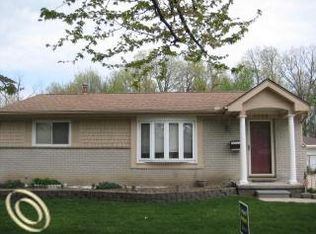 9705 Michael Dr, Romulus, MI 48174