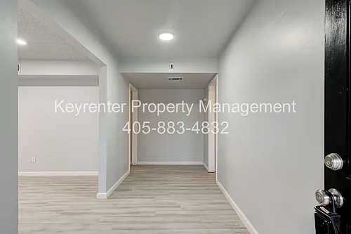1309 Crown Point Ave #4 Photo 1