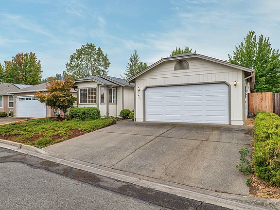 2nd image of 401 SE Liberty Dr