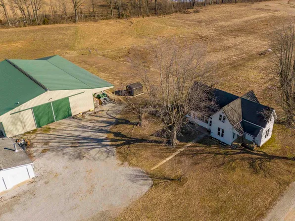 5825 Moscow Rd, Dongola, IL 62926