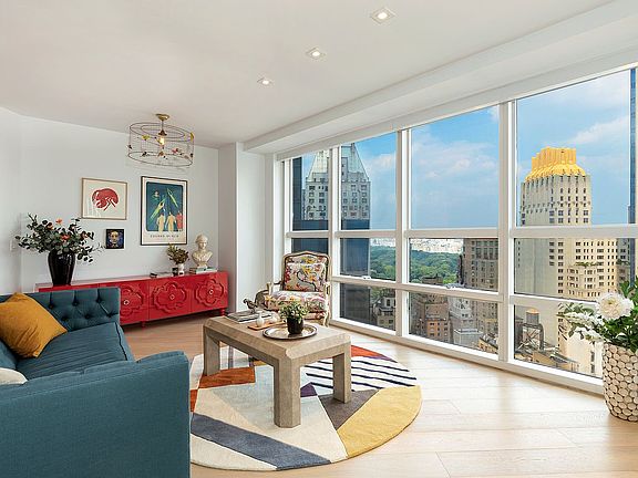 2nd image of 146 W 57th St APT 37D