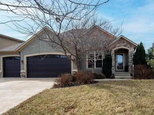 25549 W 144th St, Olathe, KS 66061
