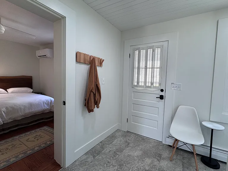 210 Warren St — Photo 13