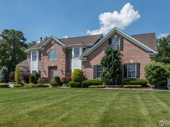 5 Ruby Ct, Jackson, NJ 08527