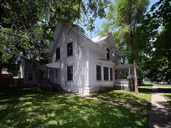 4th image of 1143 Sumner St