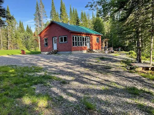 536 Mattakeunk Rd, Winn, ME 04495