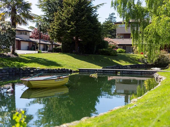 2345 Cedar Hill Cross Rd #137-OAK, Oak Bay, BC V8P 5M8