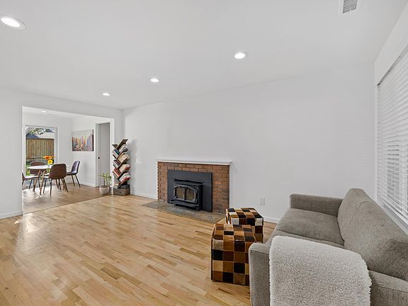 5th image of 22 223rd St SW