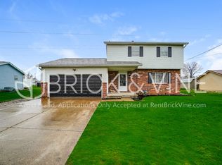 463 Sherwood Downs Rd S, Newark, OH 43055