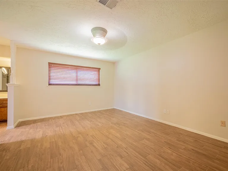 9202 Benning Dr — Photo 33