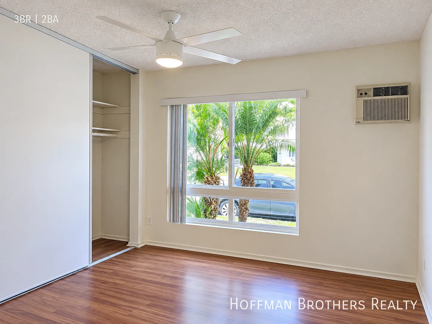 Spacious 3-Bedroom With 2 Baths, Gated Parking & Elevator Access!! — Photo 4