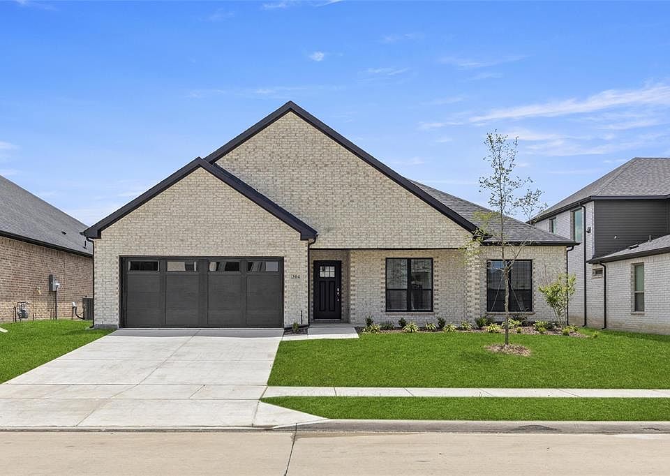 1st image of 304 Community Dr