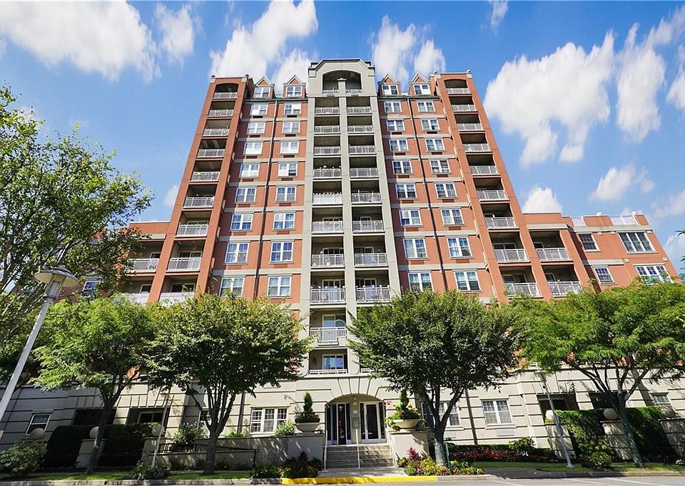 1st image of 40 Oceana Dr W APT 1J