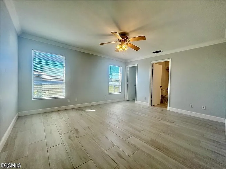 1203 SW 34th St — Photo 10
