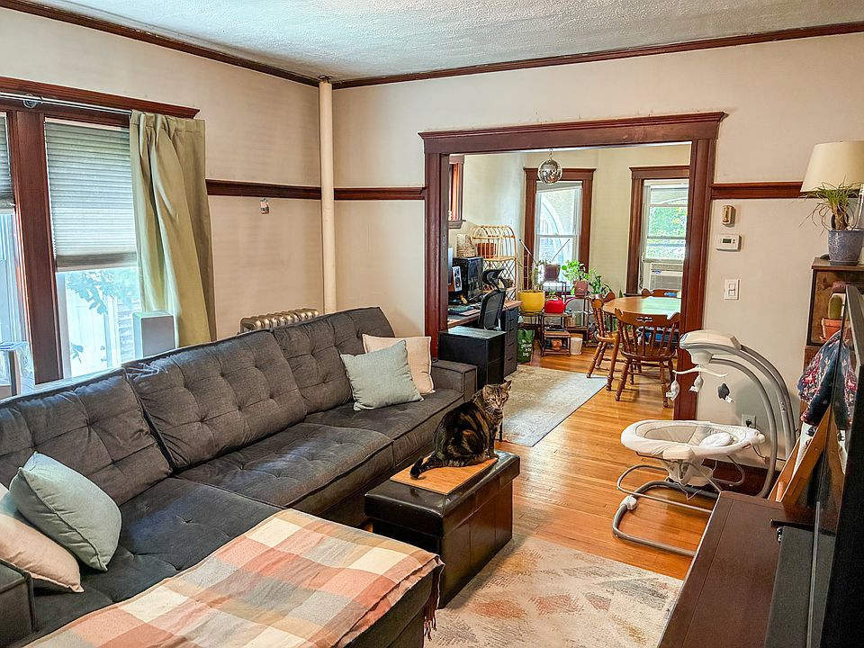 1st image of 52 Bower St #1