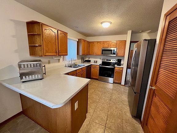 4th image of 9106 Olmston Dr