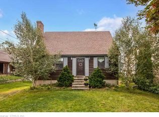 8 South Pkwy, Clinton, CT 06413