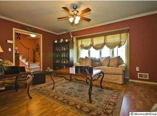 7 Surrey Dr, Old Bridge, NJ 08857
