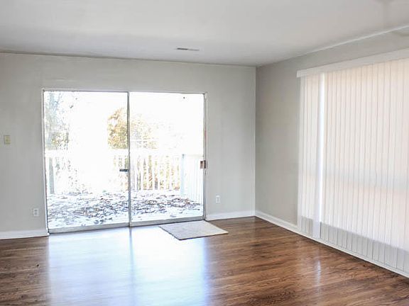 4th image of 4317 Skyline Dr