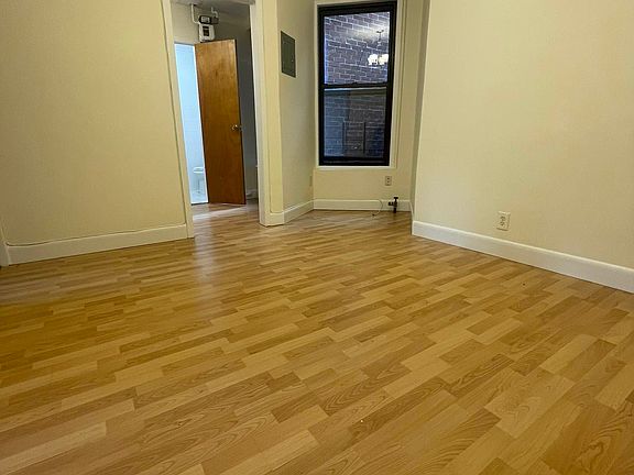 4th image of 236 E 77th St APT 9