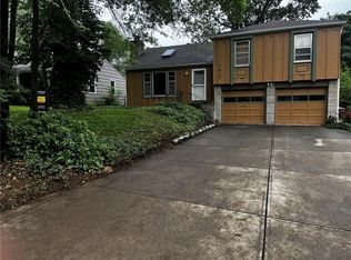 7617 Windsor St, Prairie Village, KS 66208
