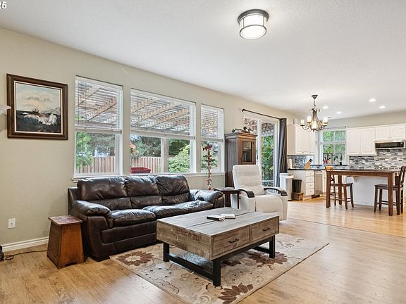 5th image of 31375 SW Kensington Dr