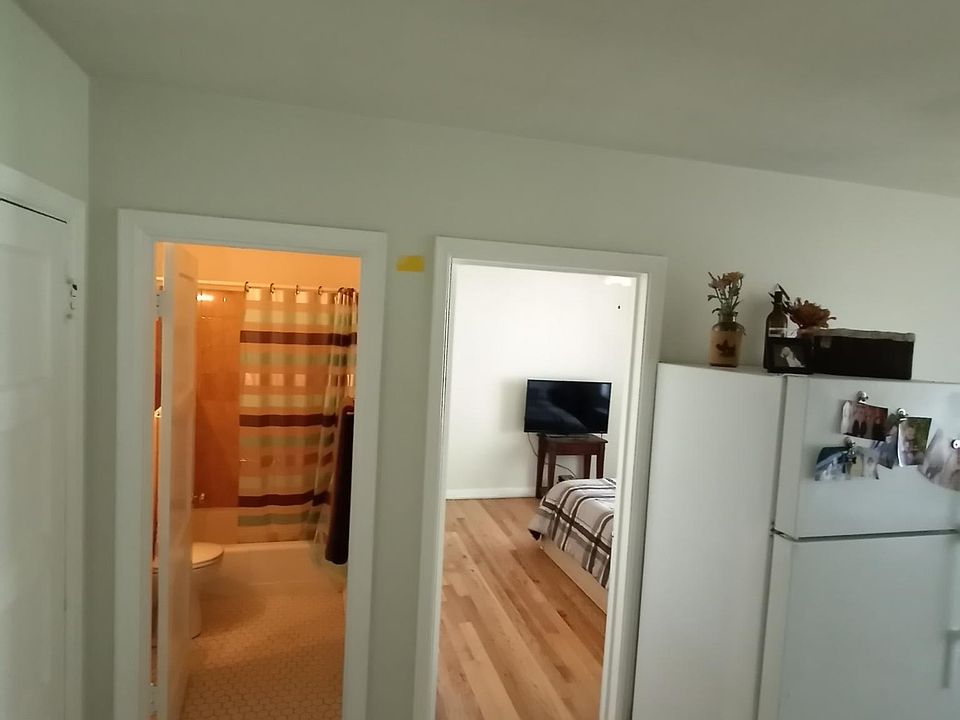 2nd image of 501 Garfield St #201