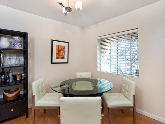 5th image of 404 San Vicente Blvd Unit 28