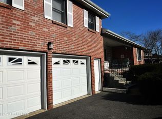 1 Raffaele Ct, Albany, NY 12205